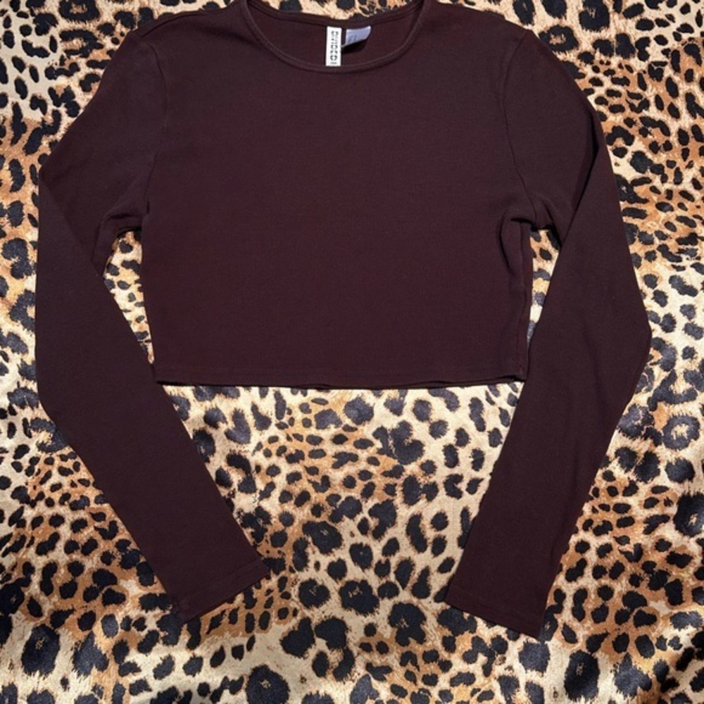 H&M Divided Dark Brown Cropped Long Sleeve Shirt